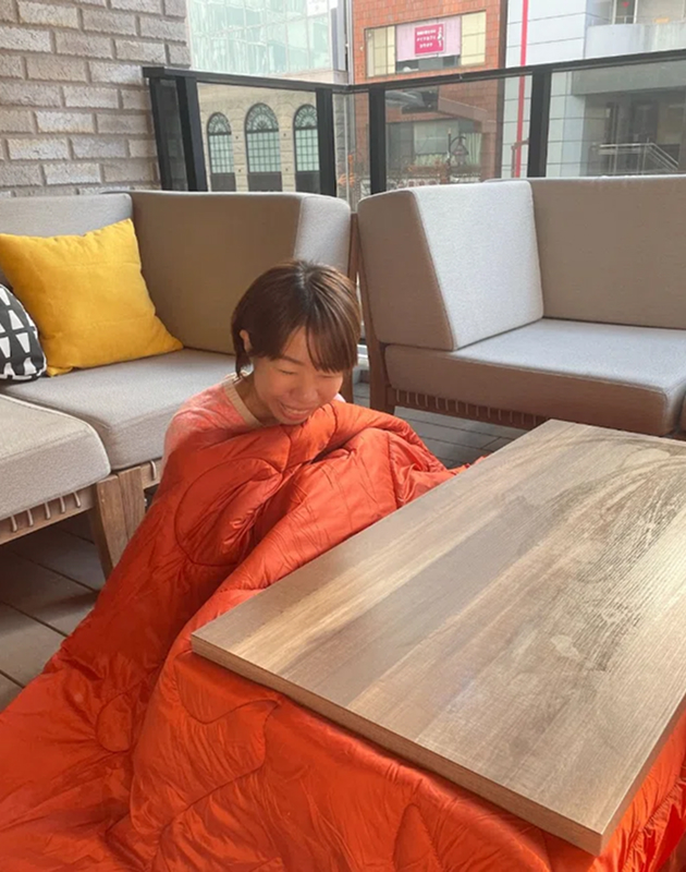 冬テラスのこたつとむつみさん