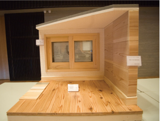 国産材の内装材ユニット模型(平成23年3月撮影)