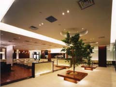 独自な社内での取り組み（1F に設けたカフェ）