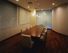 23 タイプのテーマの異なる応接室1.住まいのダイニングをイメージしたフローリング貼りの応接室