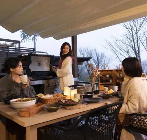 いつもとちがう森のごはん。グランピング