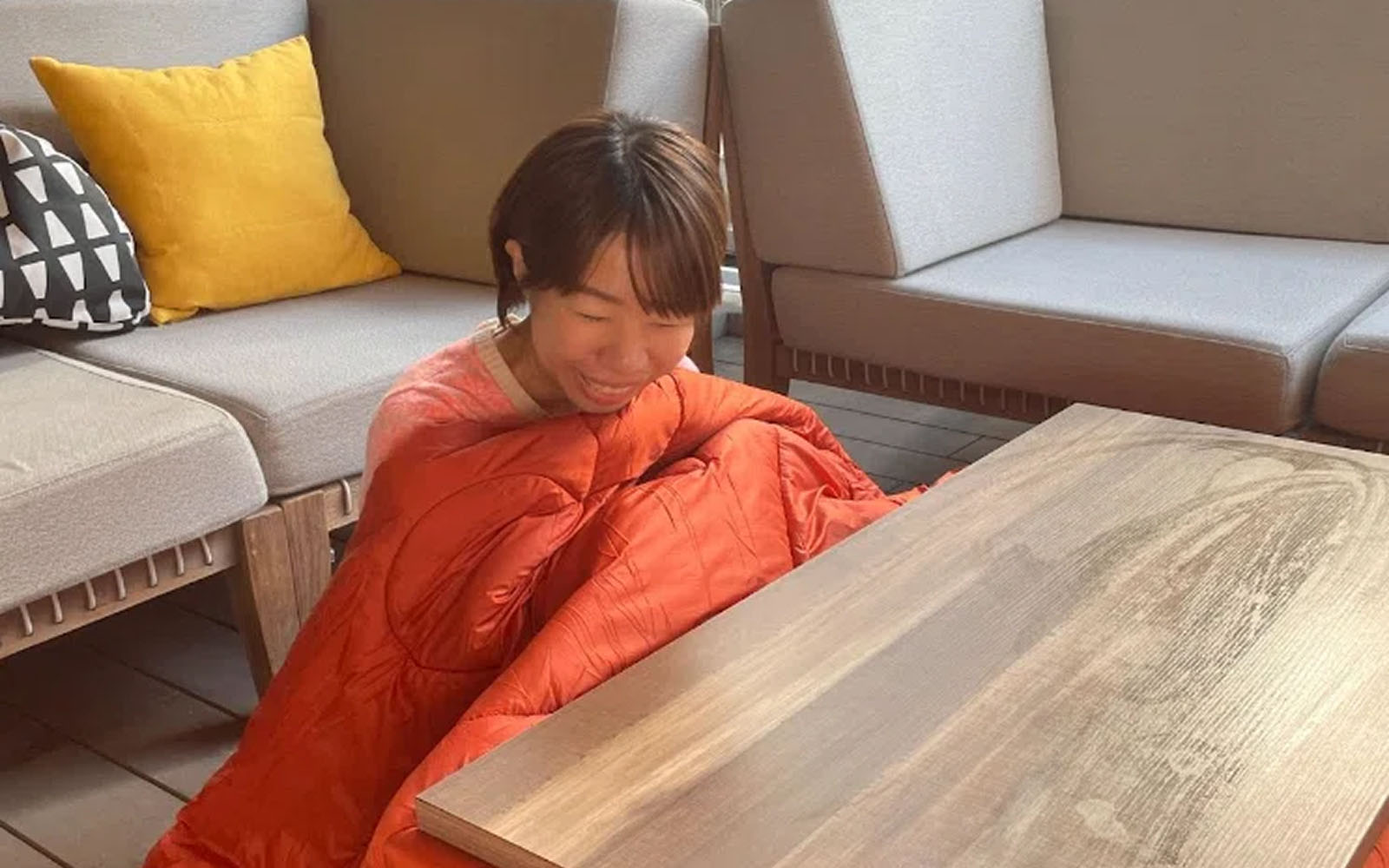 冬テラスのこたつとむつみさん