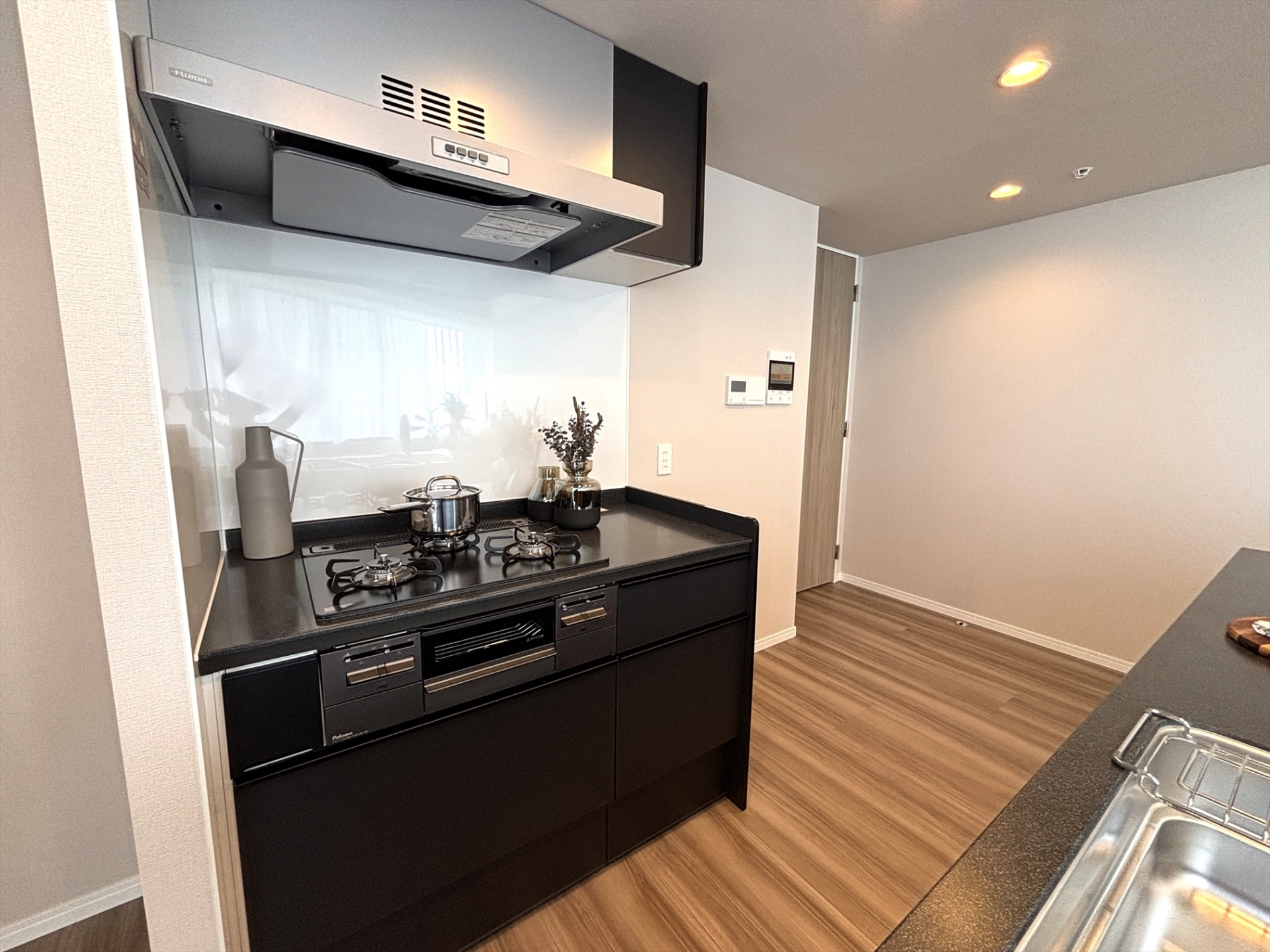 【キッチン】壁側はガスコンロ(2026年3月)