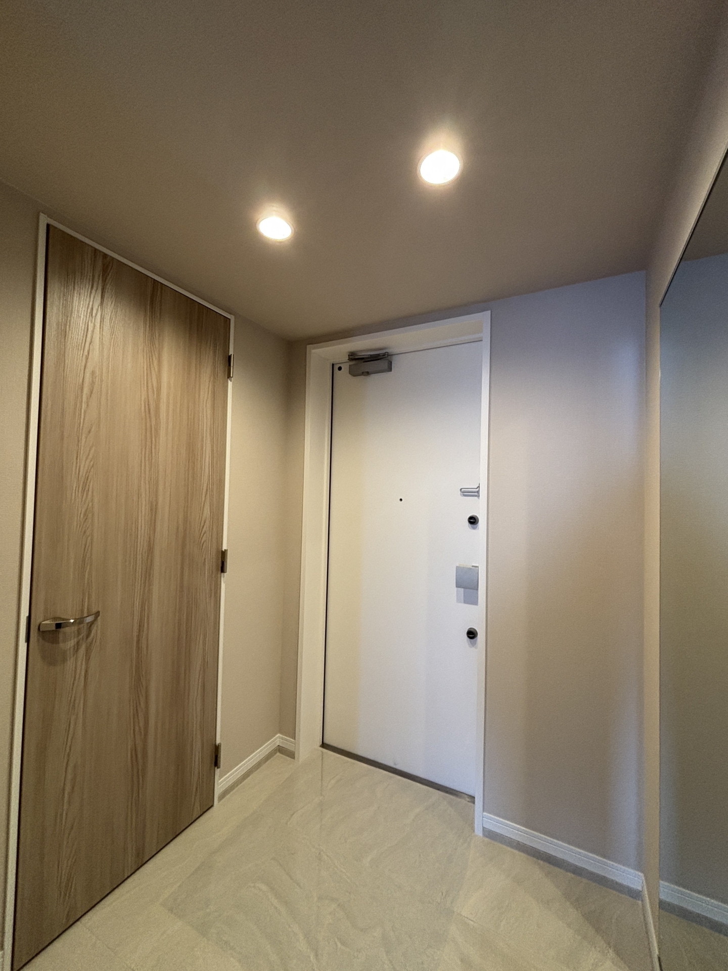 【玄関】大きな姿見付広い玄関(2026年3月)