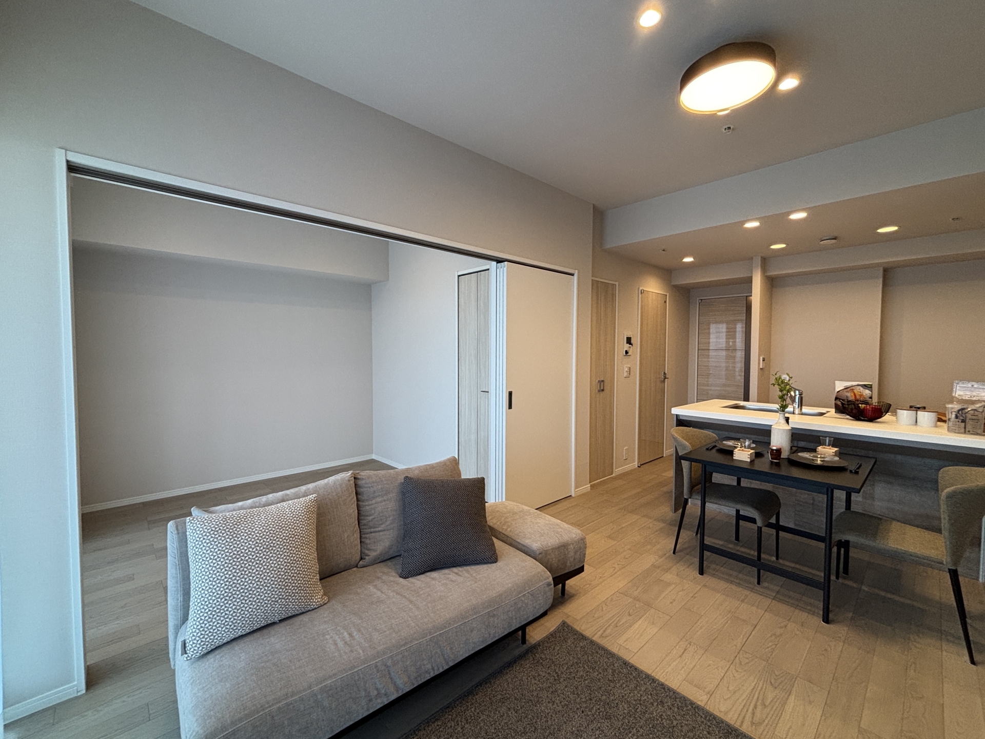 【リビング】LDKと洋室(3)(2026年3月)