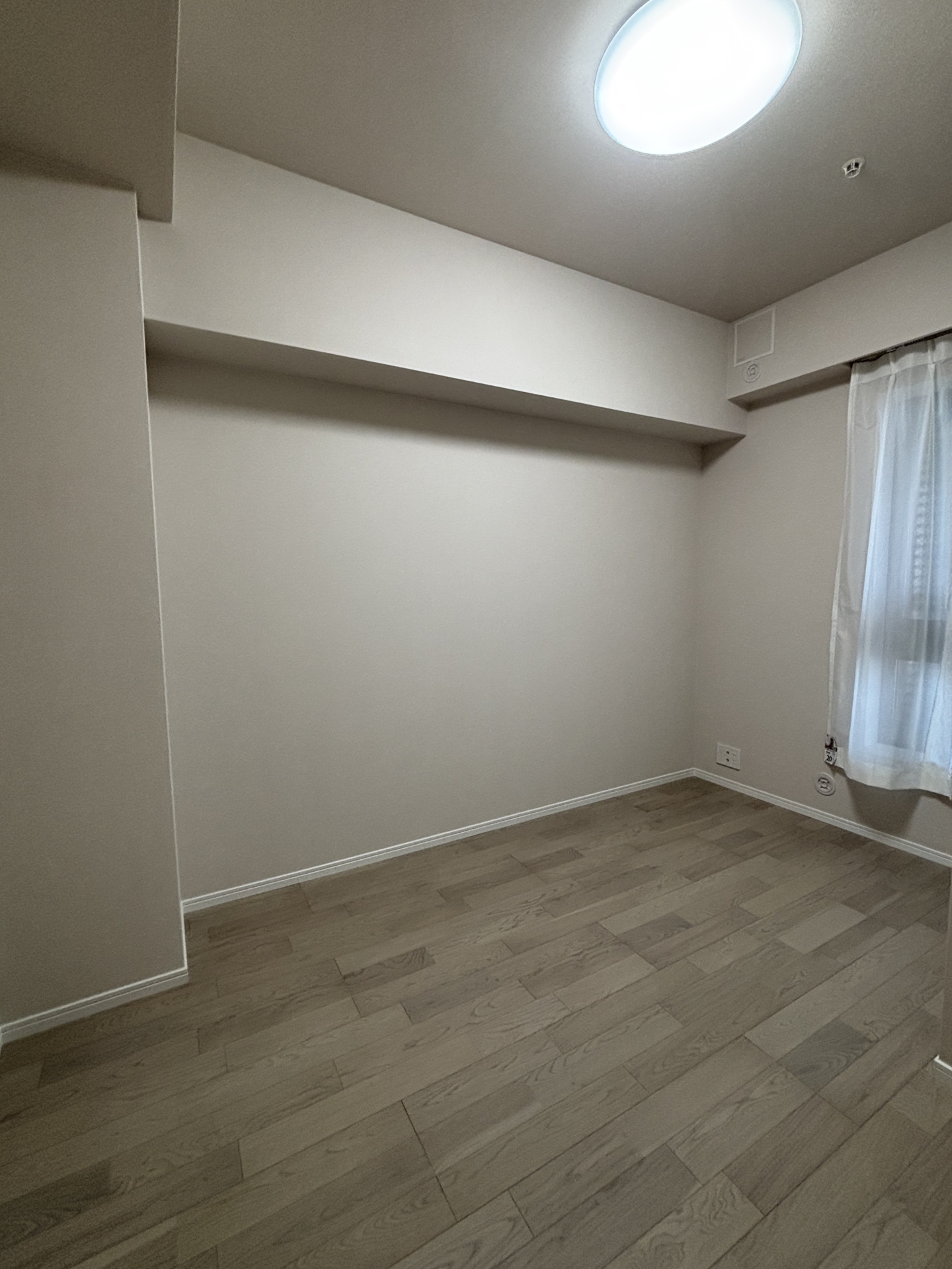 【居室】約5畳の洋室(2)(2026年3月)