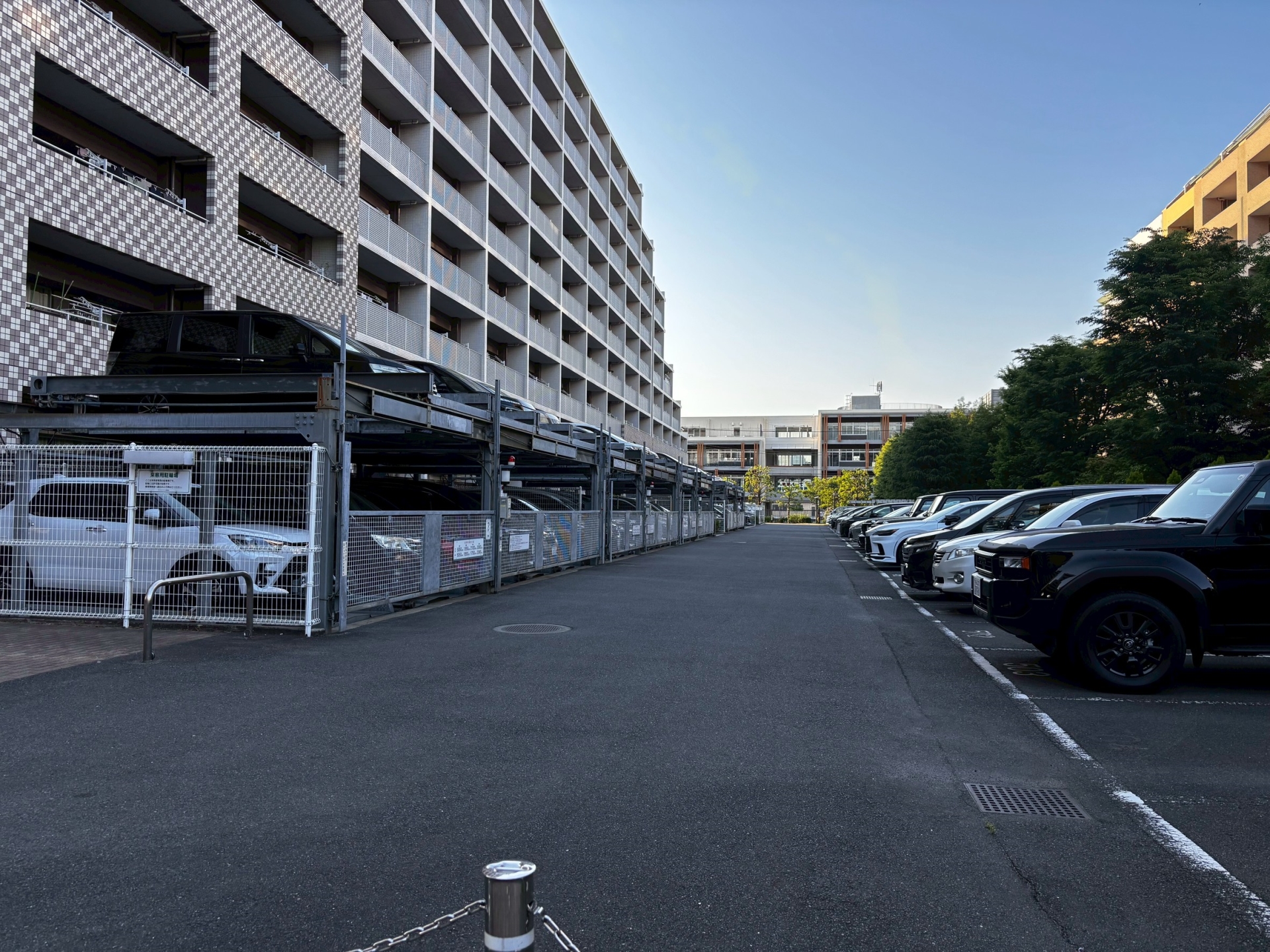 【駐車場】敷地内に駐車場を備え、通勤やお出かけにも便利なカーライフを支えます。(2026年5月)