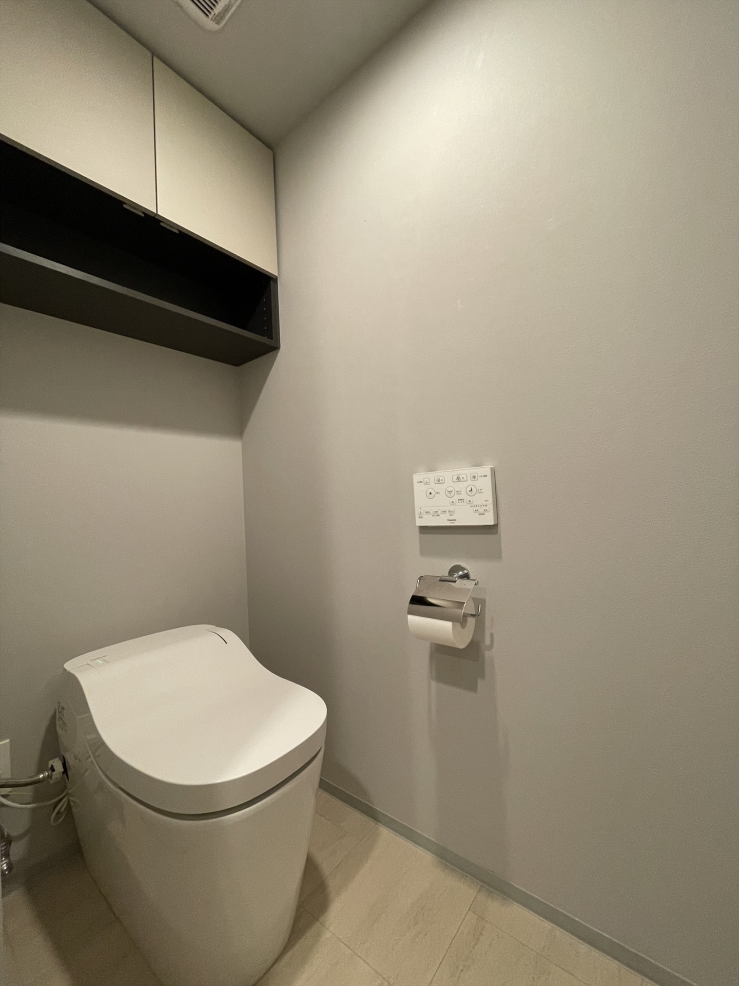 【トイレ】ラクなお掃除できれいが長持ちするローシルエット一体型便器。(2023年12月)