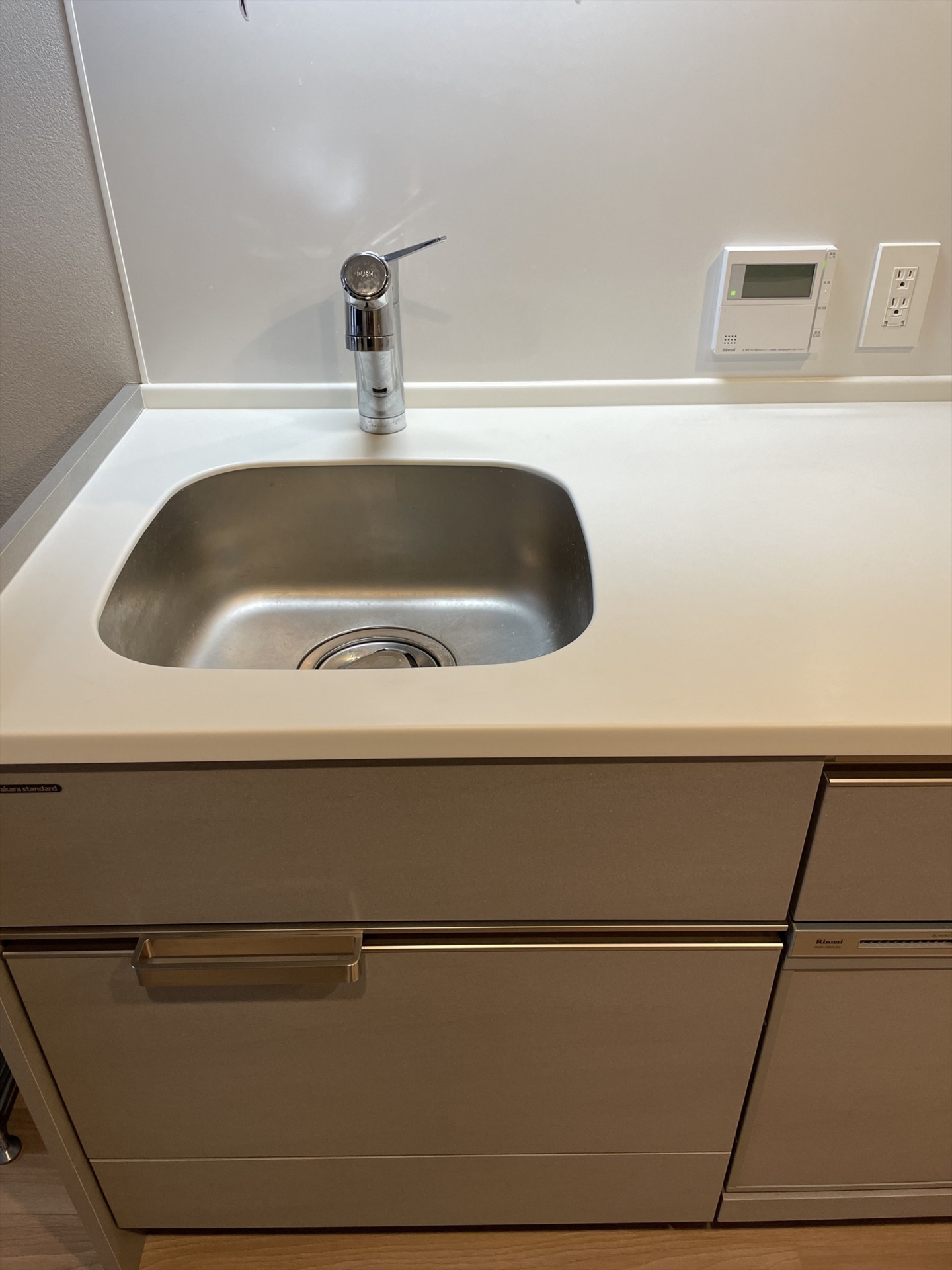 【キッチン】静音シンク。ご家族との会話やテレビを楽しみながら洗い物が出来ます。(2023年12月)