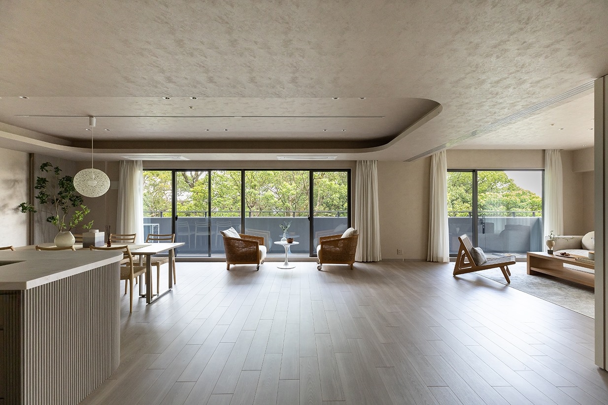 【リビング】LDK約30.2帖。自然美と設計美が調和する空間。(2025年7月)