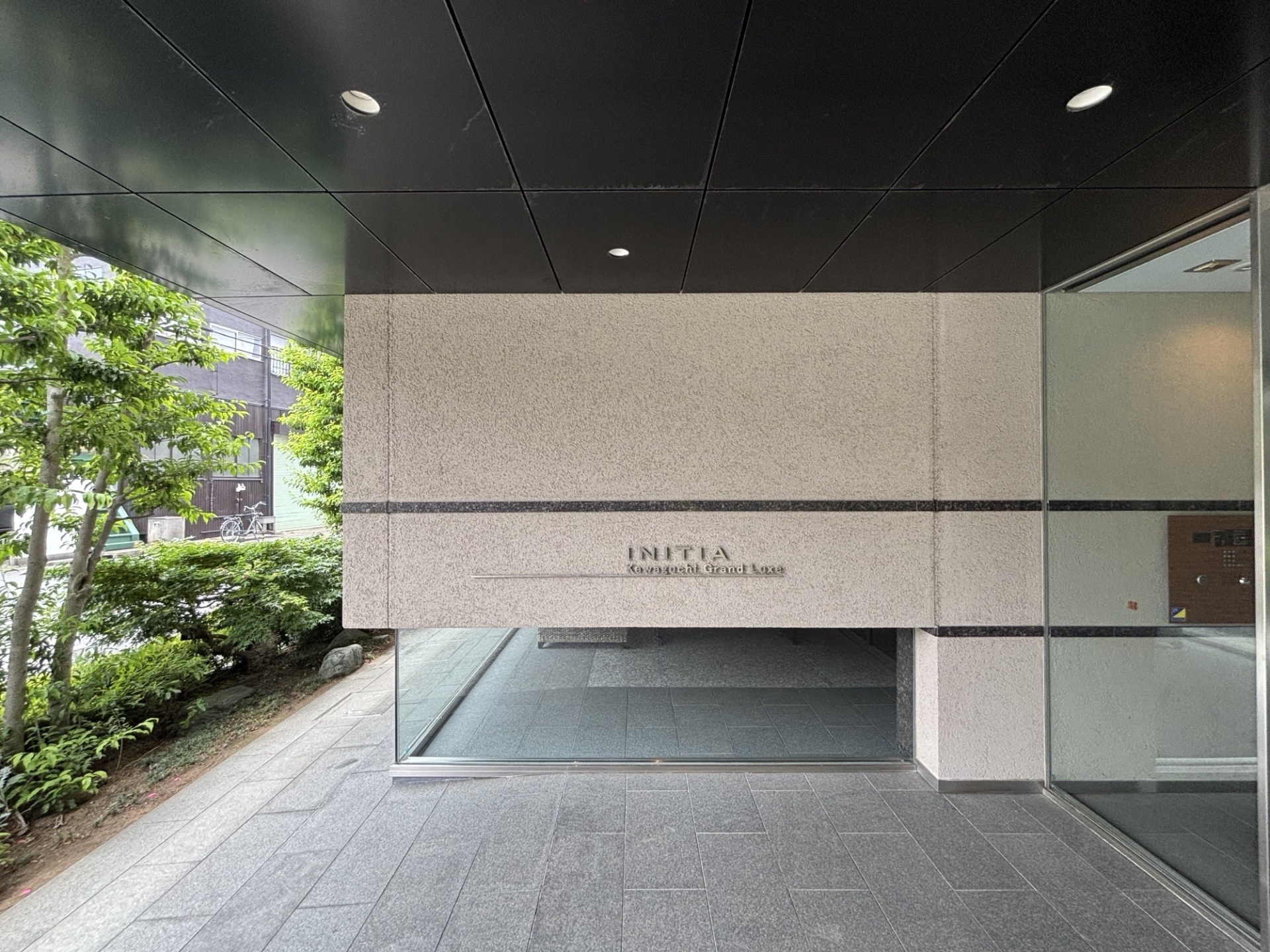 【その他共用部】エントランス(2025年6月)