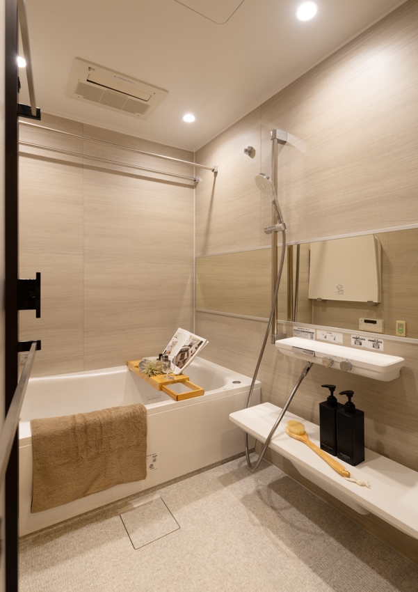 【浴室】冷たさを感じづらく、お掃除も楽なTOTOのほっカラリ床。(2025年12月)