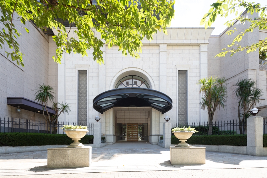 【エントランス】荘厳さと品格を感じるエントランス。(2025年12月)