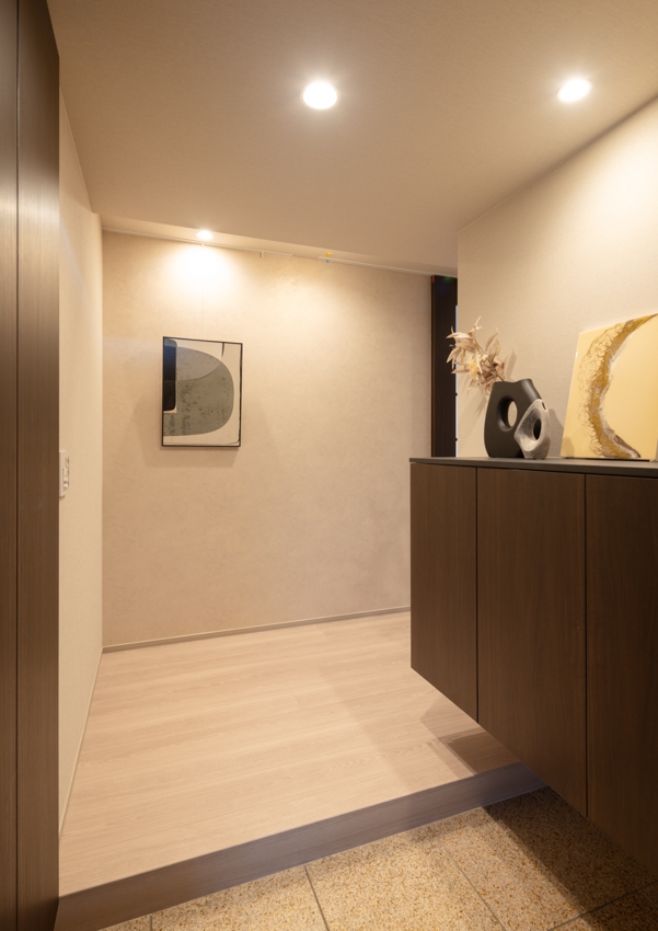 【玄関】両サイドに収納付きの玄関(2025年11月)