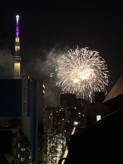 【周辺】バルコニーからのスカイツリーと花火(2025年7月)
