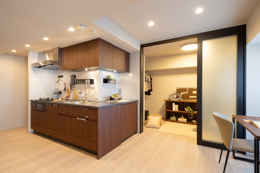 【キッチン】作業スペースと収納が増えた逆L字キッチン(2025年11月)