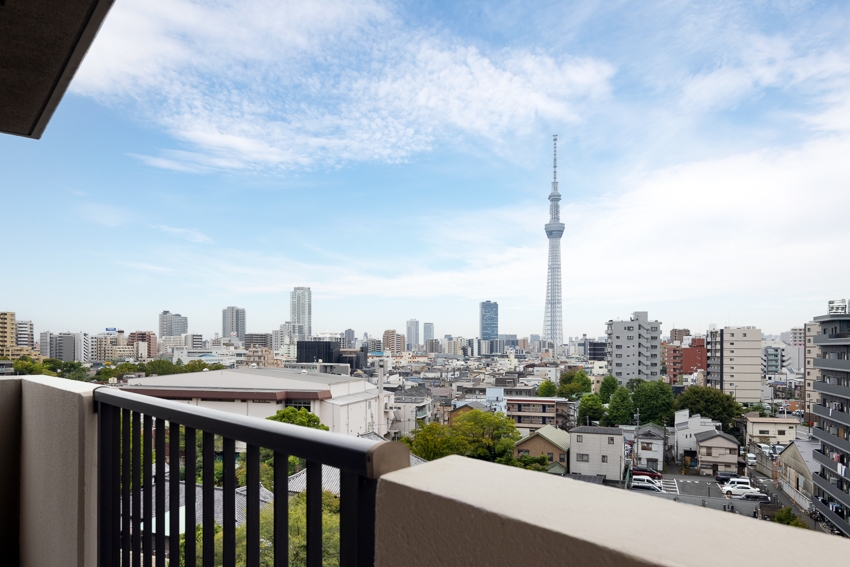 【バルコニー】バルコニーからはスカイツリーが望めます。(2026年1月)