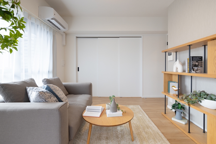 【リビング】スライドウォールを閉めればプライベート空間に。(2026年1月)