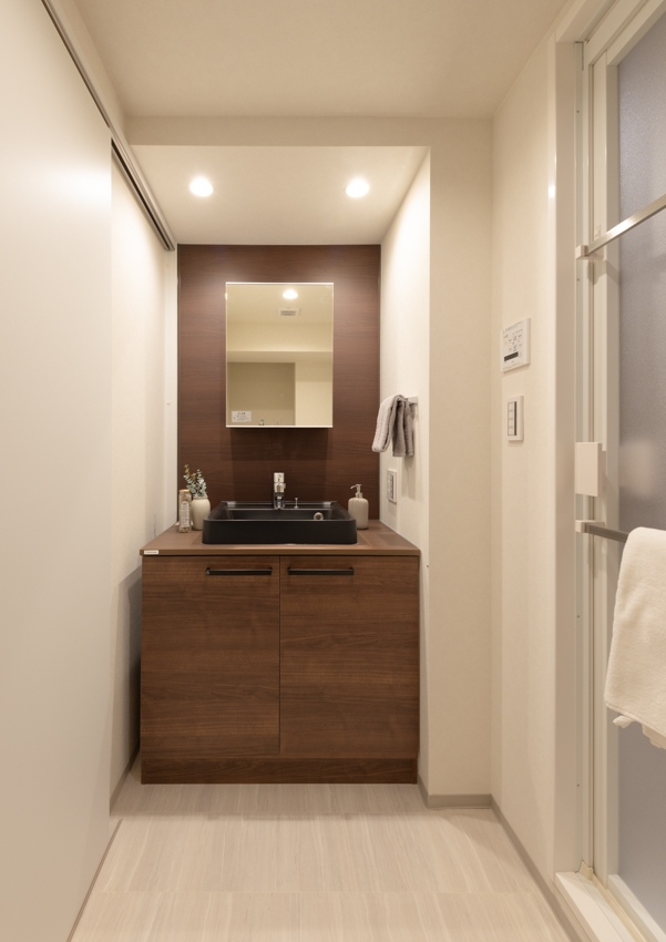 【洗面台・洗面所】高級感のある洗面化粧台。(2025年12月)