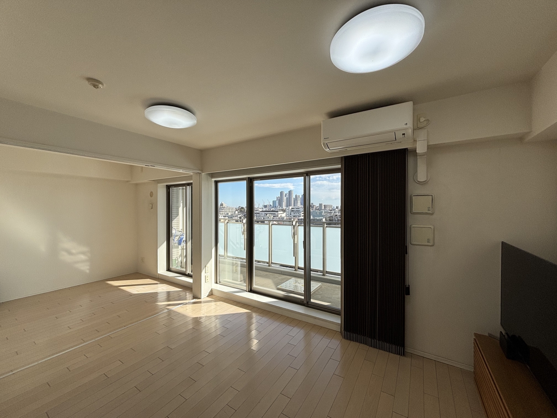 【リビング】陽当たりが良く明るいリビングダイニング(2026年3月)