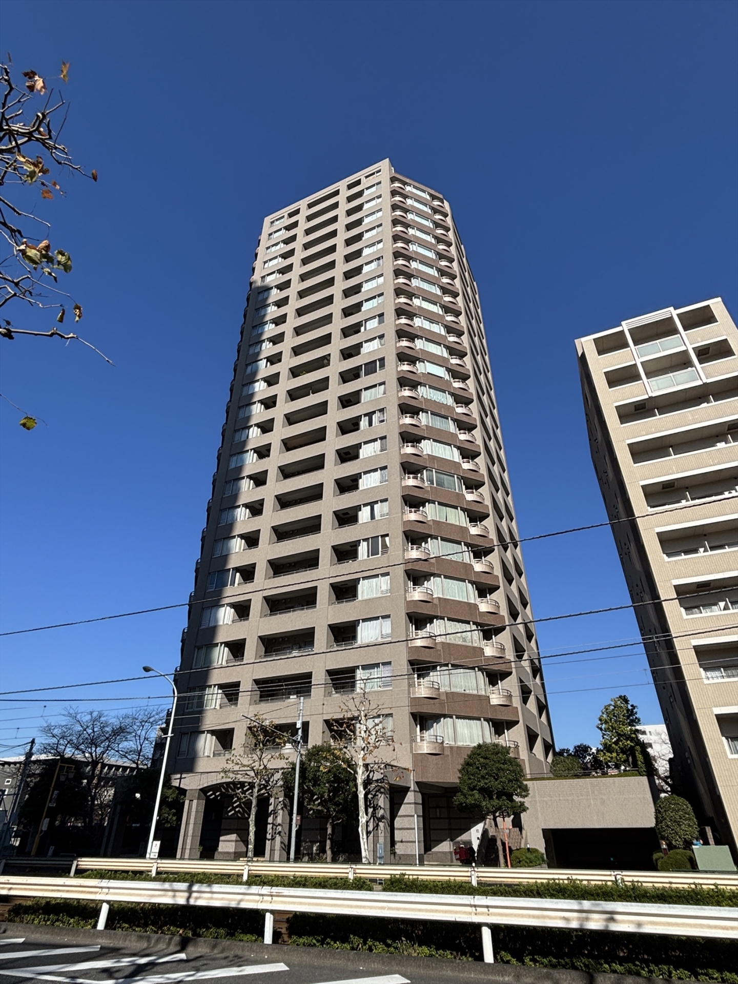 【外観】住友不動産株式会社施主、株式会社竹中工務店施工(2025年12月)