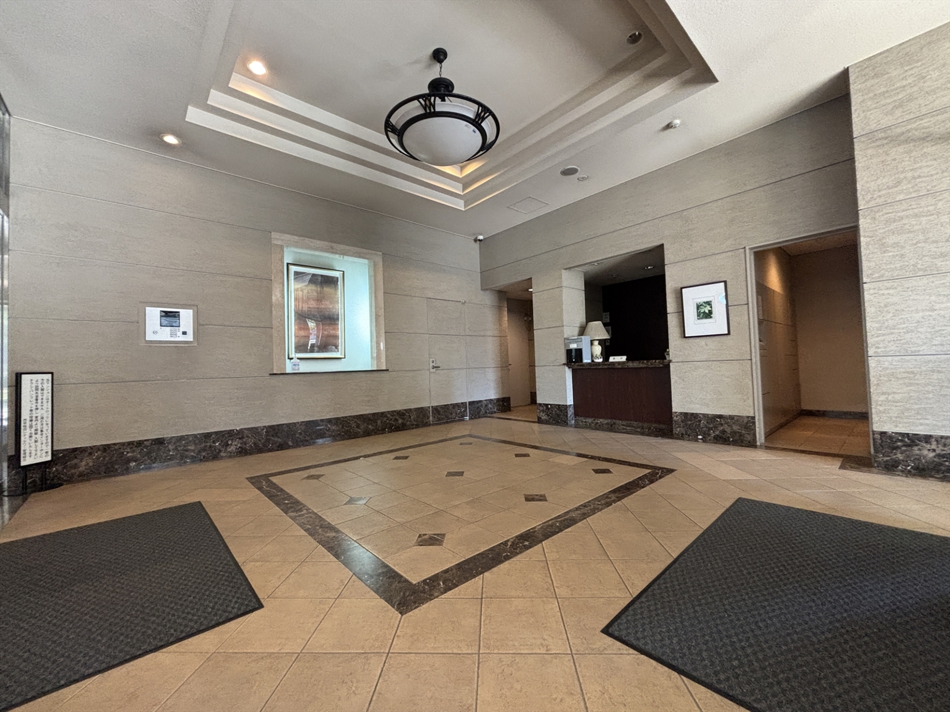 【ロビー】24時間常勤管理でセキュリティ面でも安心です。(2025年12月)