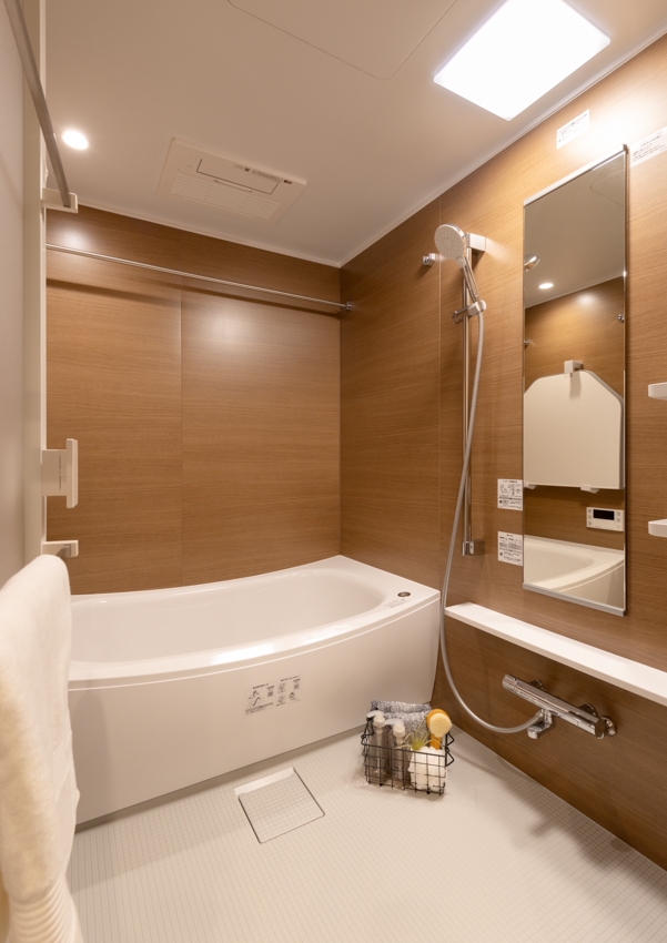 【浴室】1418サイズの浴槽で穏やかな入浴時間を実現します。(2025年12月)