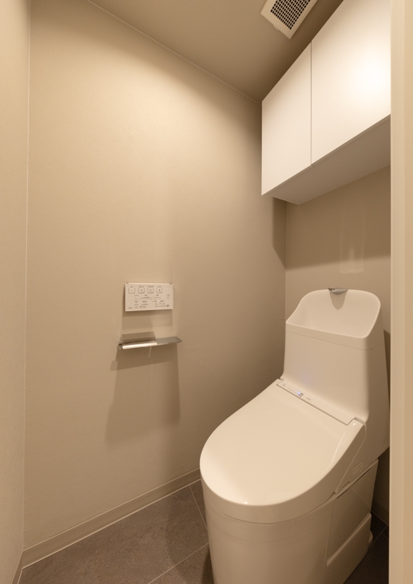 【トイレ】新規交換済みの温水洗浄機能付きトイレ(2025年12月)