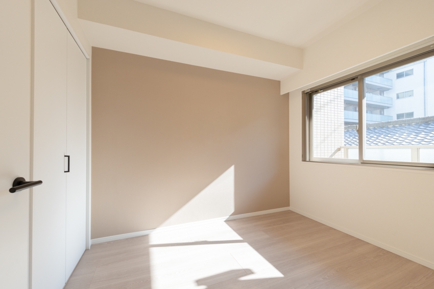 【居室】南向きで明るい洋室（３）(2025年12月)