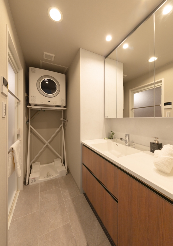 【洗面台・洗面所】大容量収納と乾太君を設置。忙しい日々の手助けに(2025年12月)