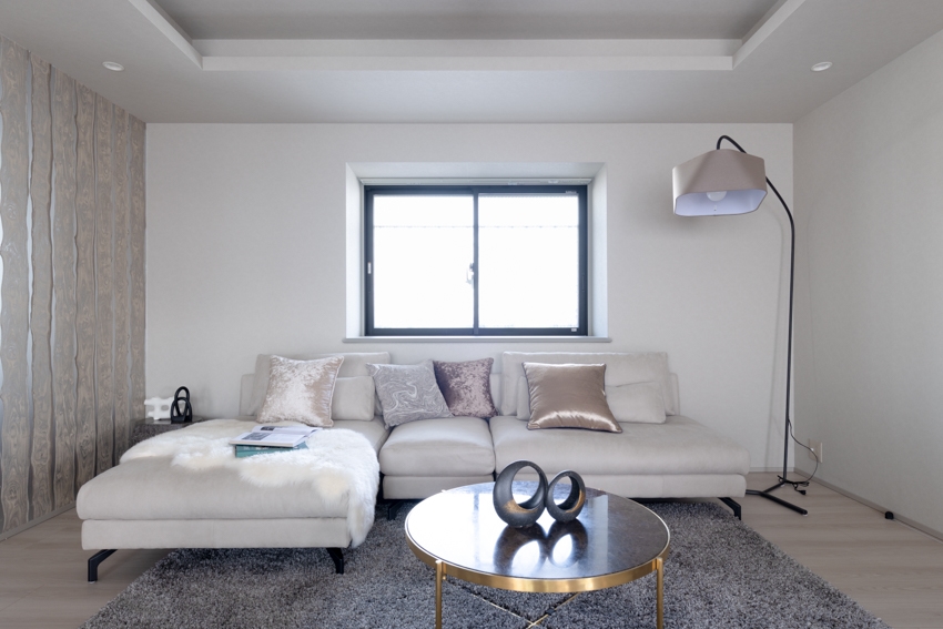 【リビング】リビング横には東に面した窓があり、2方向からの光が取り込めます。(2026年2月)