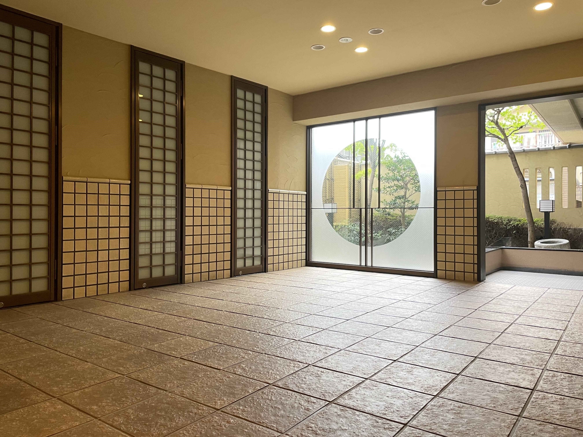 【エントランス】(2025年11月)