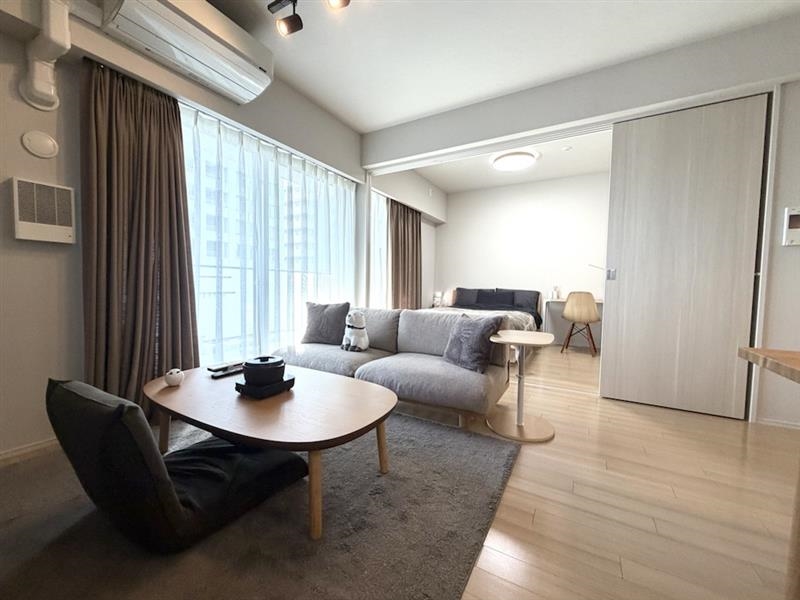 【リビング】引き戸を開放すれば20.1畳としても利用可能です。(2026年3月)