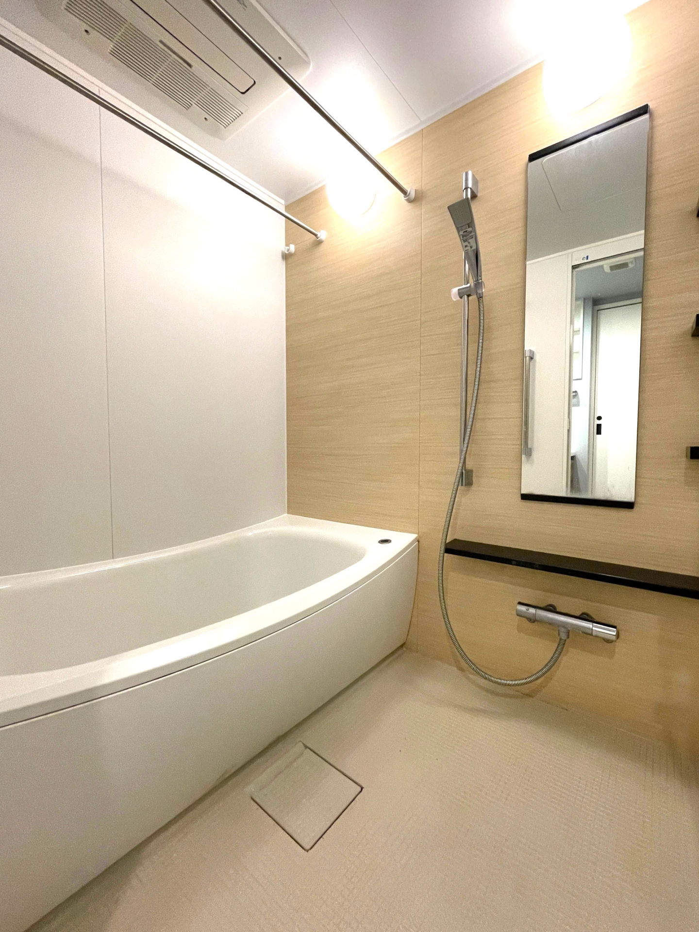 【浴室】雨の日の洗濯物の乾燥や毎日の換気に使える浴室暖房乾燥機を装備。(2026年1月)