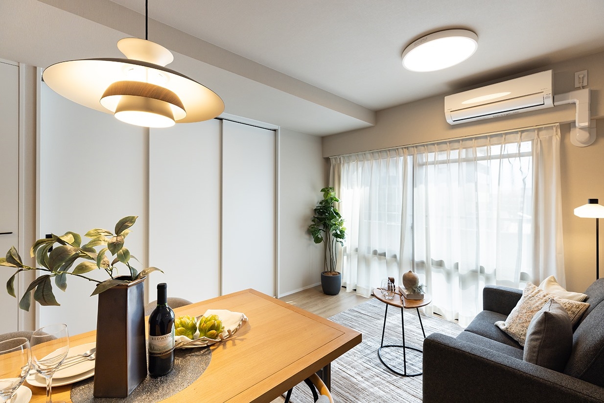 【リビング】LDK約11.4帖。南向き住戸のため、明るい光が差し込みます。(2026年1月)