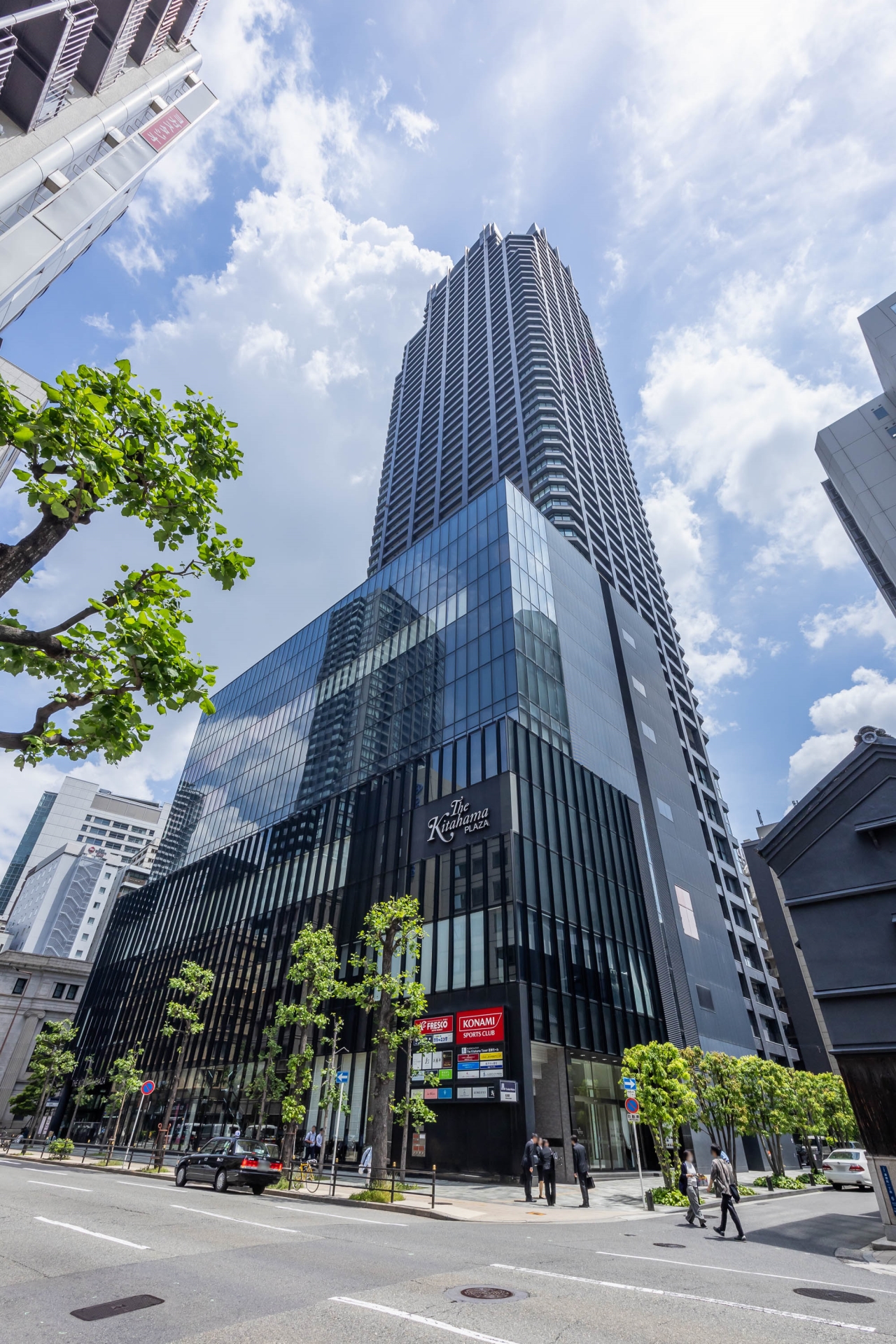 【外観】地上209m・54階建て・総邸数465邸の商業複合タワーレジデンス(2026年5月)