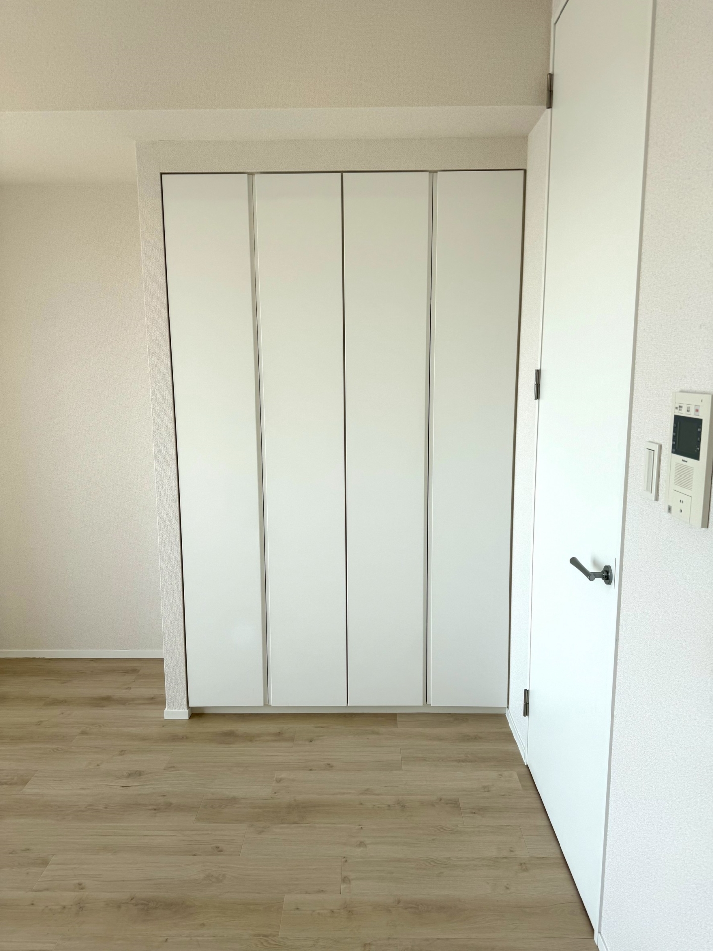 【収納】居室内に設けられた収納スペースで室内をすっきり保てます(2026年3月)