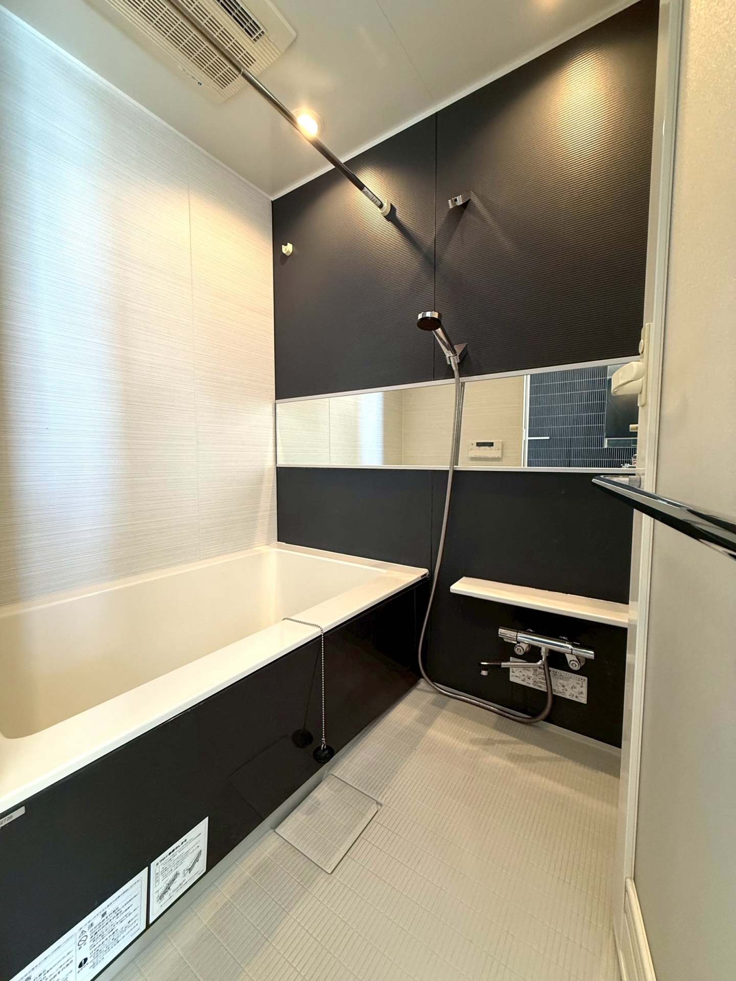 【浴室】シンプルで清潔感のあるユニットバス(2026年3月)