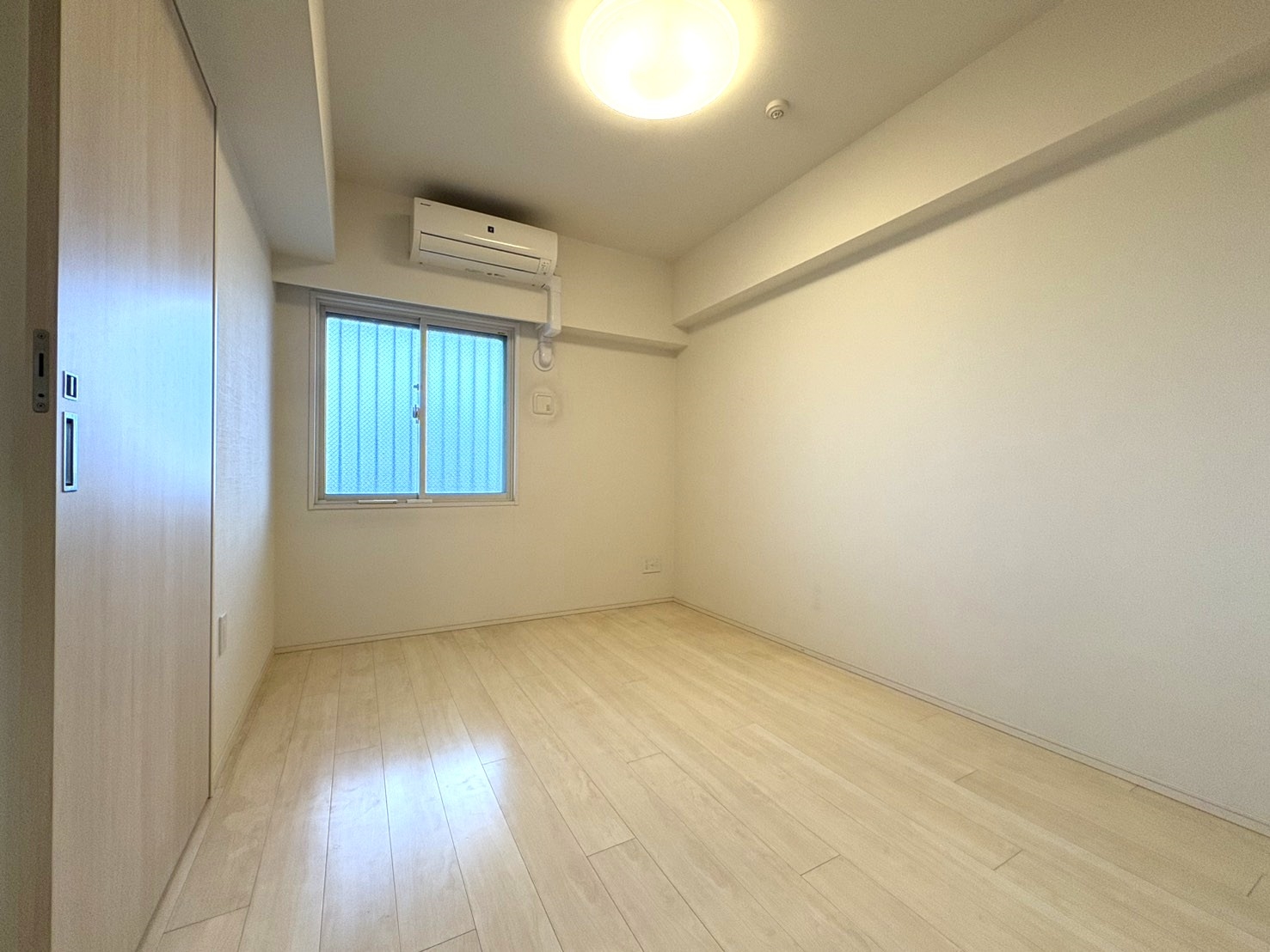 【居室】洋室(1)。6畳あり、主寝室としてご利用いただけます。(2026年2月)