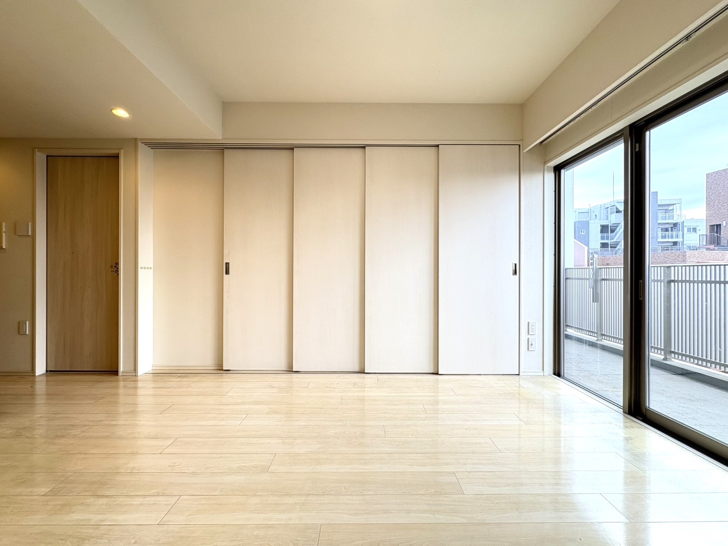 【リビング】閉じれば個室としてもご利用可能です。(2026年2月)