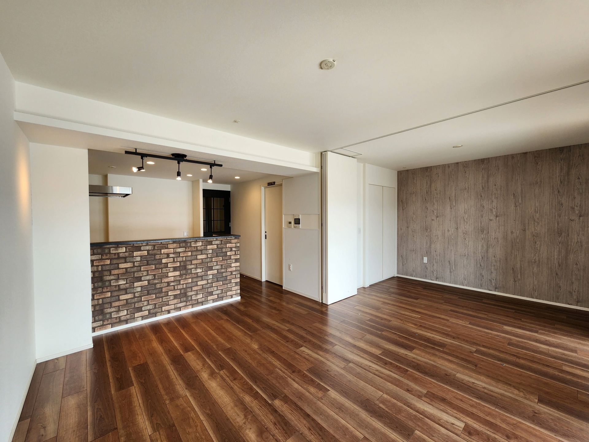 【リビング】LDK約13.6帖と洋室（２）約5.6帖(2026年3月)