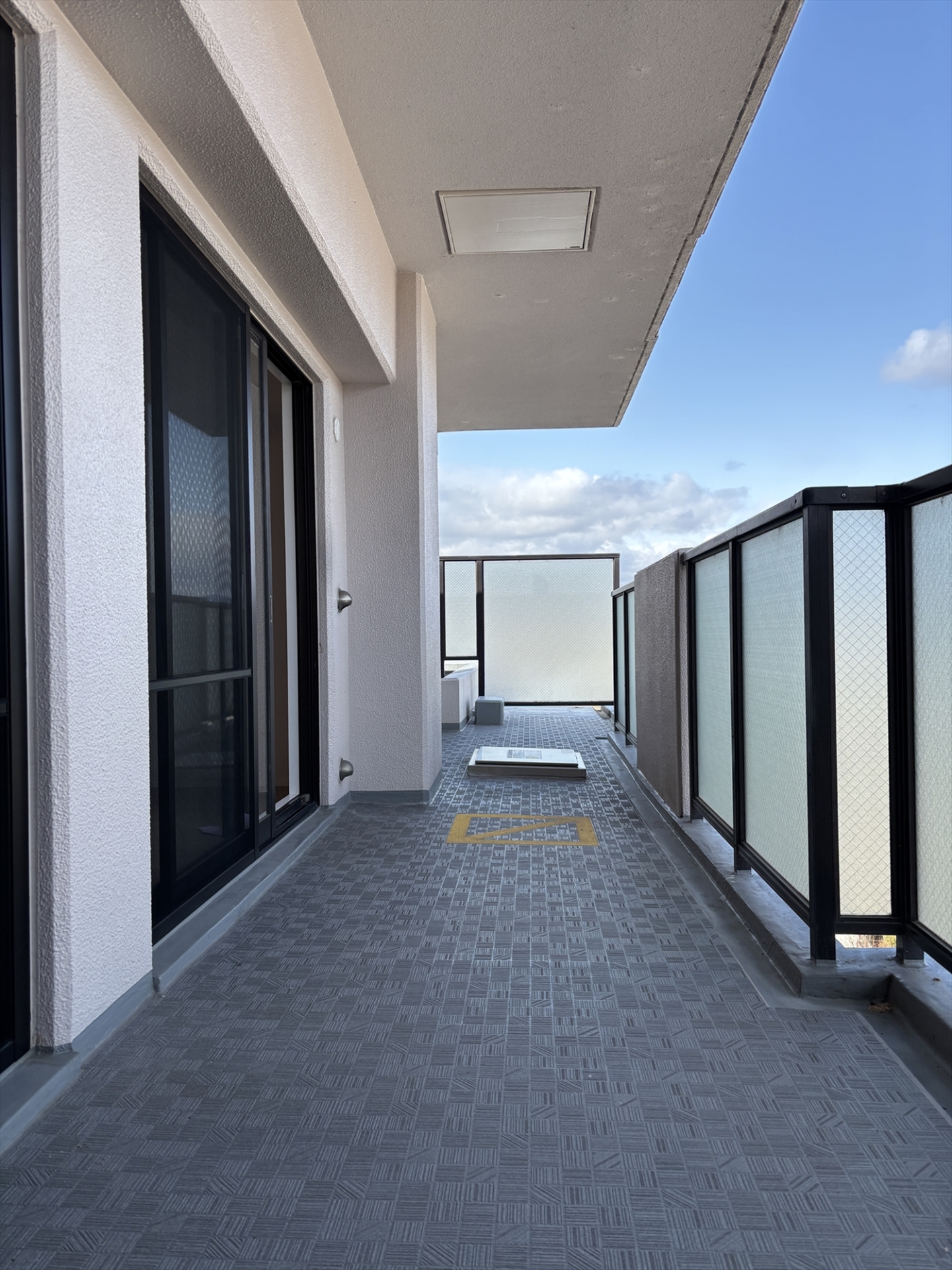 【バルコニー】バルコニー。南から北向き。(2026年3月)