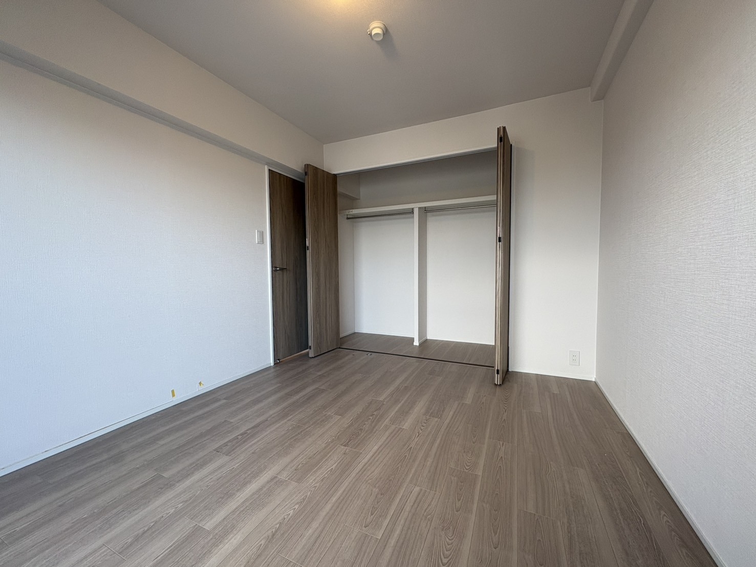 【収納】洋室（１）約6.4帖クロゼット(2026年3月)