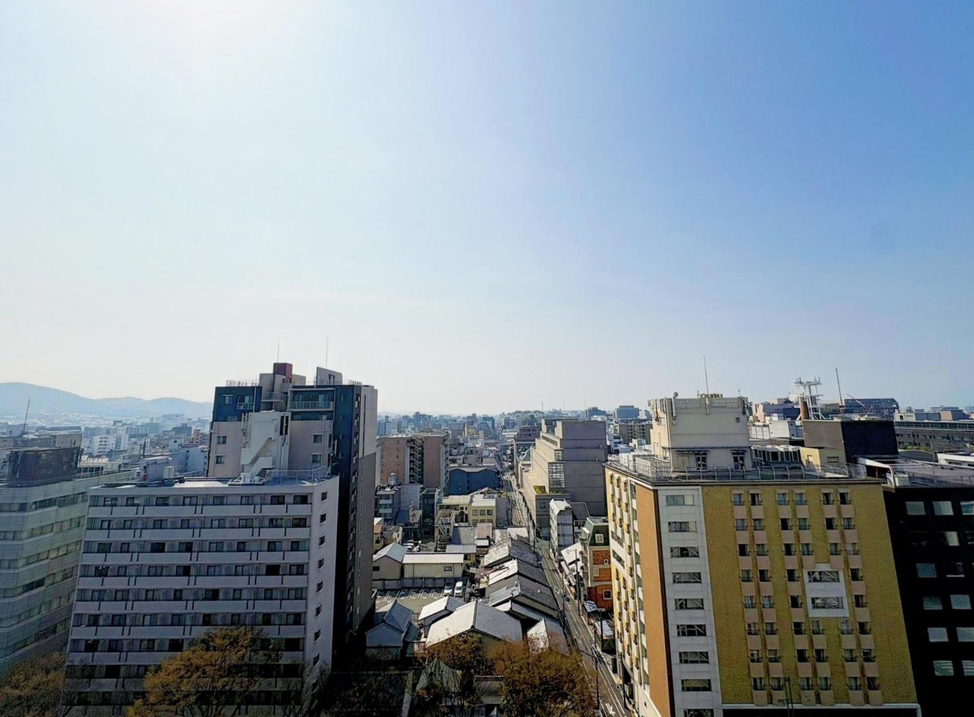 【その他画像】奥行きのある街並みを望む眺望(2026年4月)