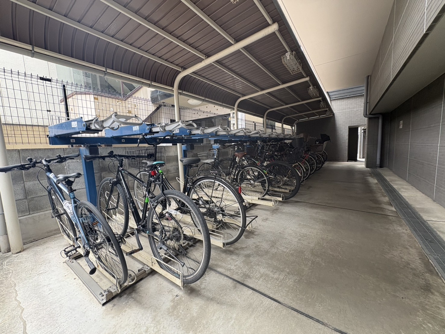 【その他共用部】屋外自転車置場(2026年4月)