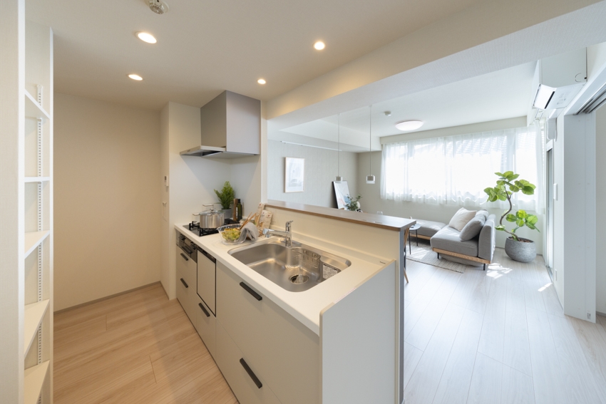【キッチン】LDと一体感のある、家事動線に配慮したカウンターキッチン(2026年3月)