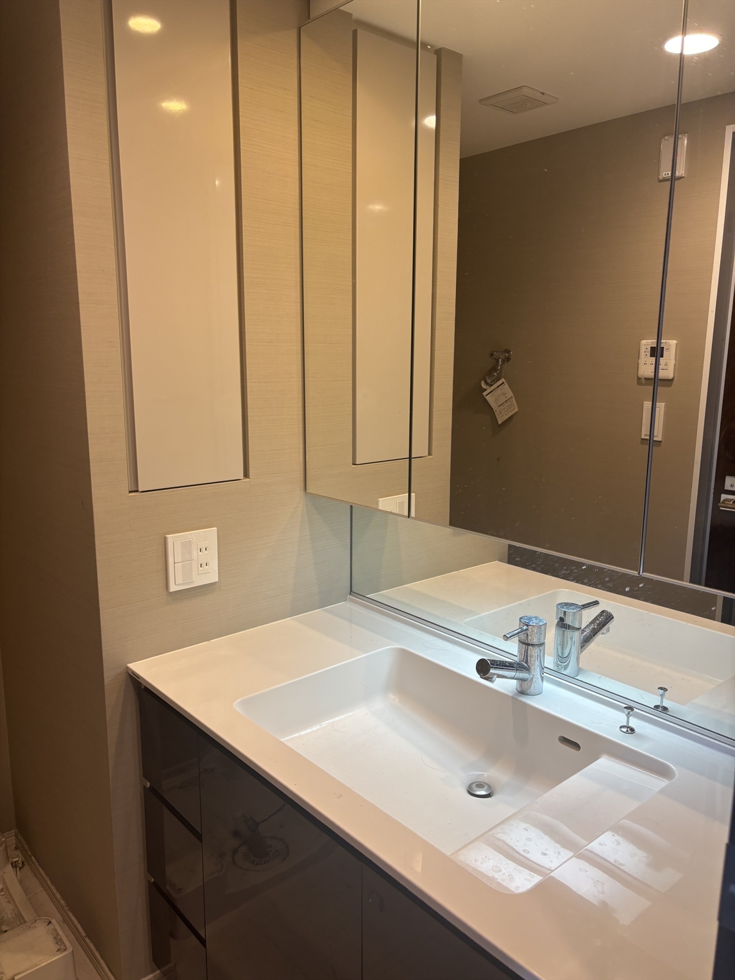 【洗面台・洗面所】三面鏡付き洗面化粧台(2026年4月)