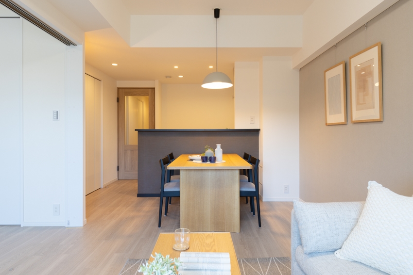 【リビング】グッドデザイン賞23回受賞したコスモスイニシアがリノベーションを手がけました。(2026年3月)