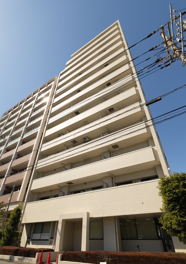 【外観】駅近・徒歩3分の好立地が魅力のマンションです。(2026年3月)