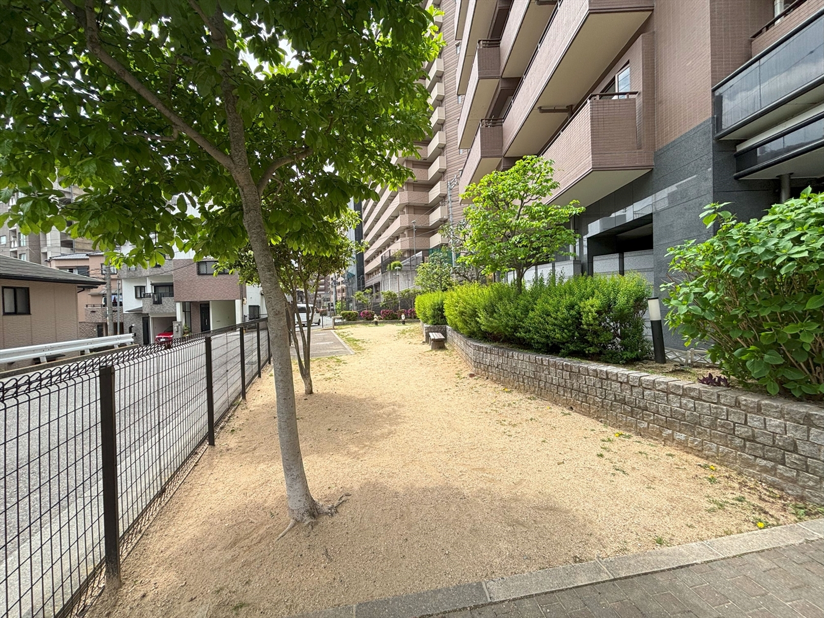 【周辺】マンション敷地に公園があります。(2026年4月)